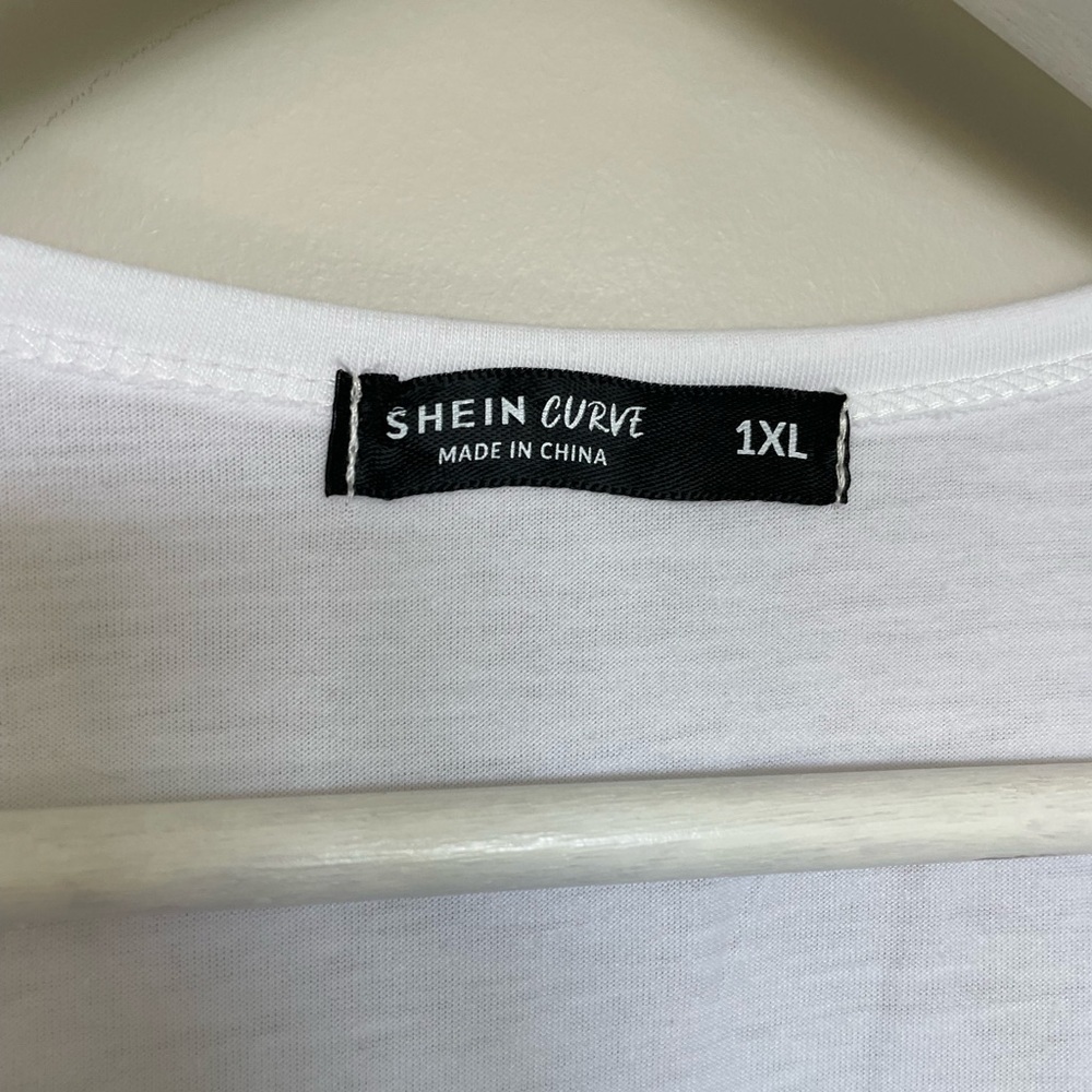 Shein Curve Top - Picture 5 of 7